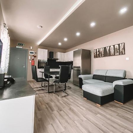 Lovely Modern Apartment In St.Julian سانت جوليان المظهر الخارجي الصورة